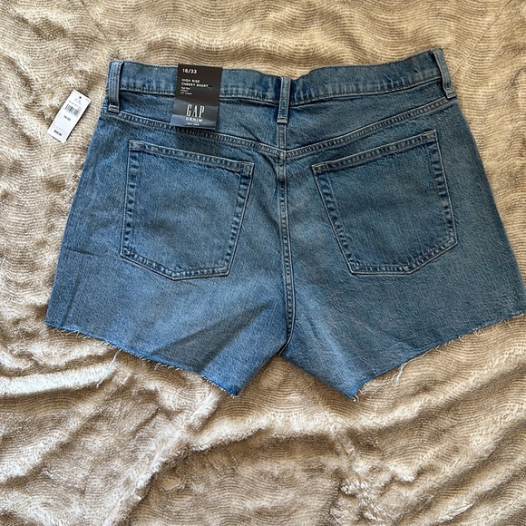 GAP High Rise Cheeky Short, 16/33 - Picture 2 of 11